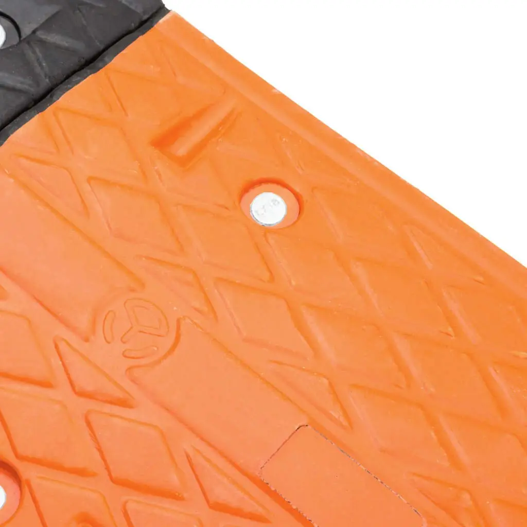 Rubber Speed Hump Traffic Safety Deceleration Bumper for Roads Driveways and Parking Areas 129 x 32.5 x 4 cm