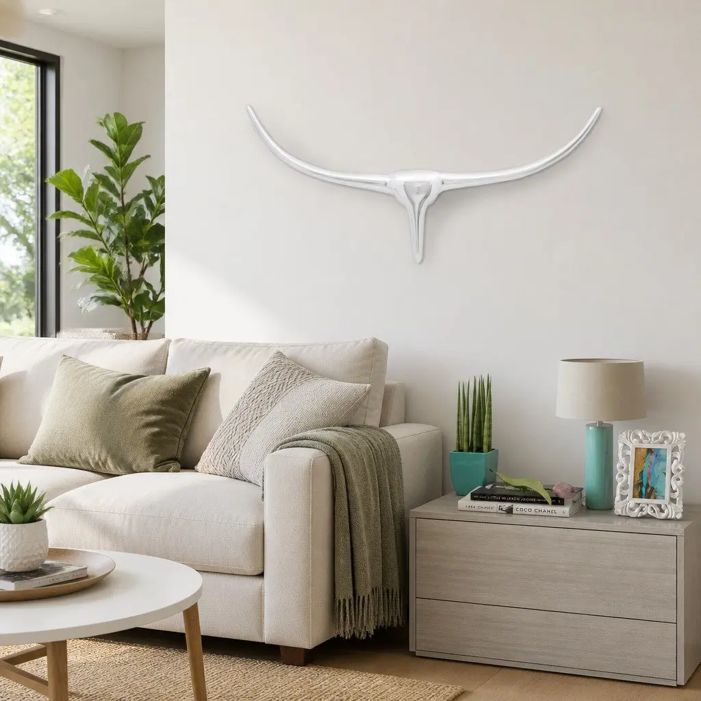 72cm Wall-Mounted Bull's Head Sculpture in Silver