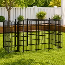 Steel Dog Kennel with 7.37 m² Space and Lockable Door