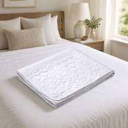 Specifications of 4-Layer Waterproof Bed Pad for Queen Size