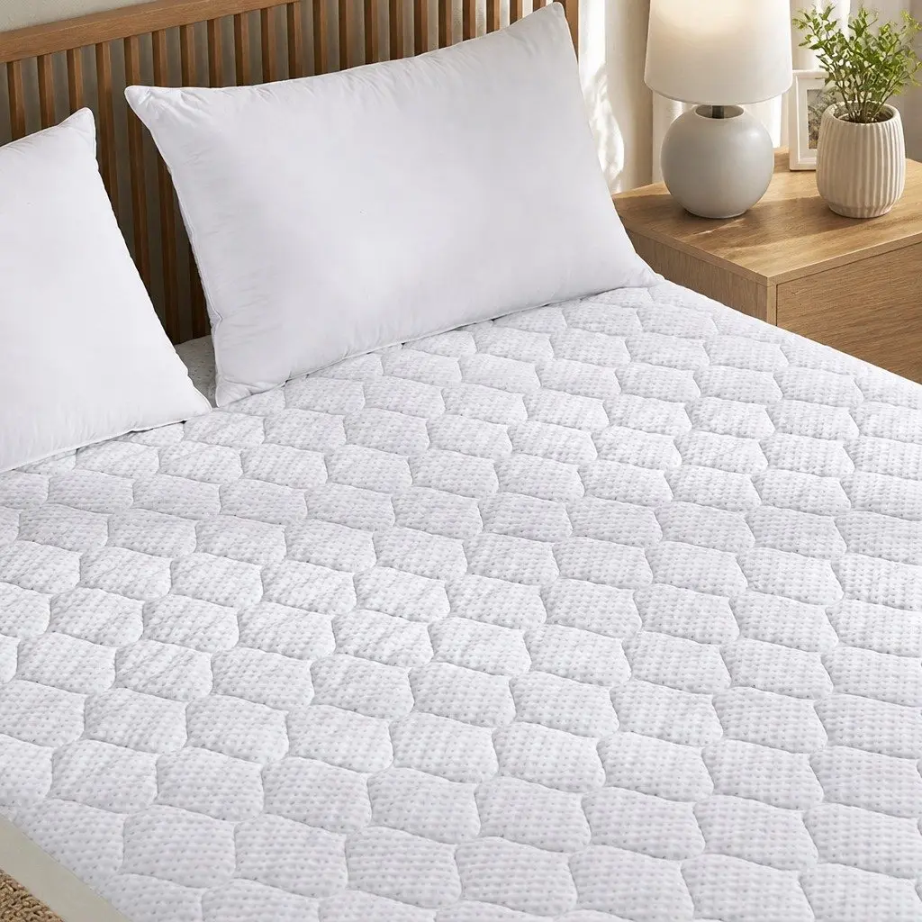 King Size Mattress Protector with Bamboo and Polyester