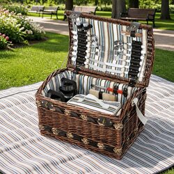 4 Person Picnic Basket: Dimensions and Features